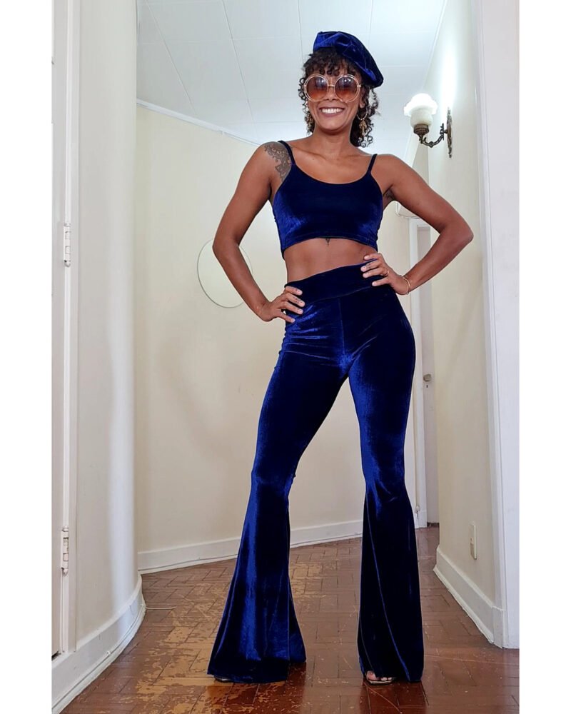 CALÇA JANIS JOPLIN VELUDO AZUL MARINHO - boca de sino - Imagem 3