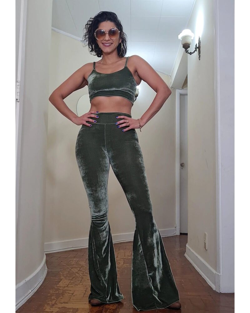 CALÇA JANIS JOPLIN VELUDO VERDE - boca de sino - Imagem 3