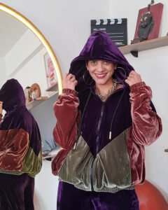 JAQUETA FÊNIX RECORTES VELUDO ROXO BERINJELA, VERDE, MARROM