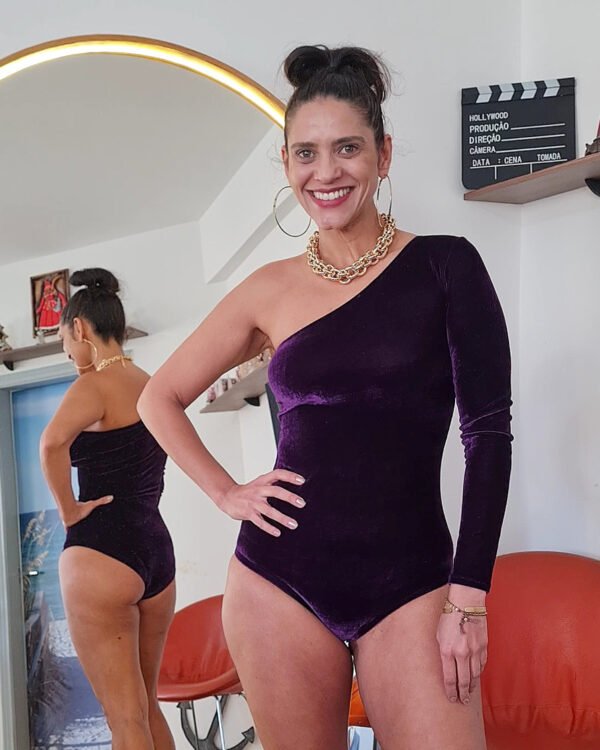 BODY DANIELE VELUDO ROXO BERINJELA