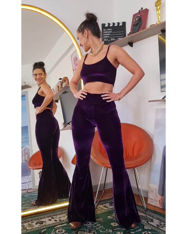 CALÇA JANIS JOPLIN VELUDO ROXO BERINJELA - Imagem 2