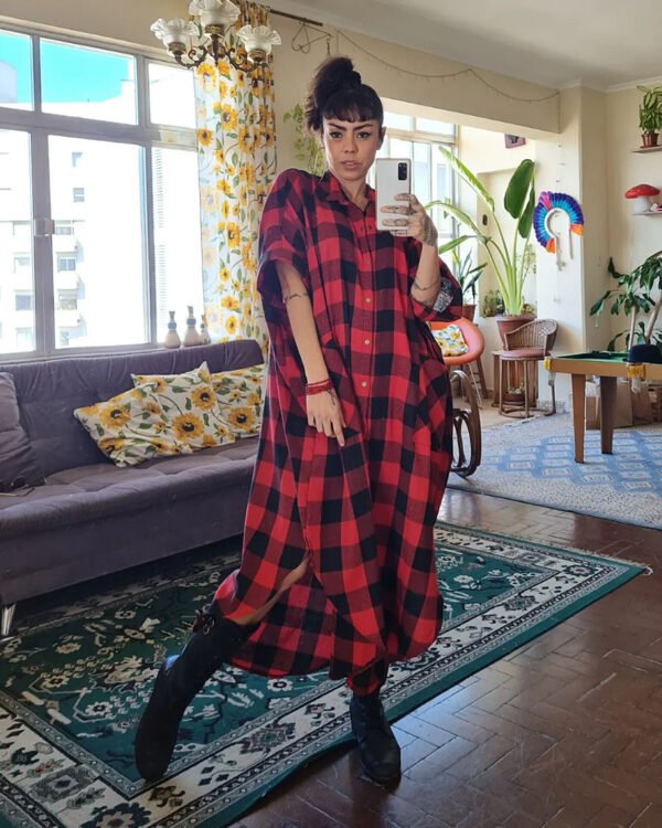 CAMISÃO CRIS LONGO FLANELA XADREZ VERMELHO E PRETO - Imagem 7
