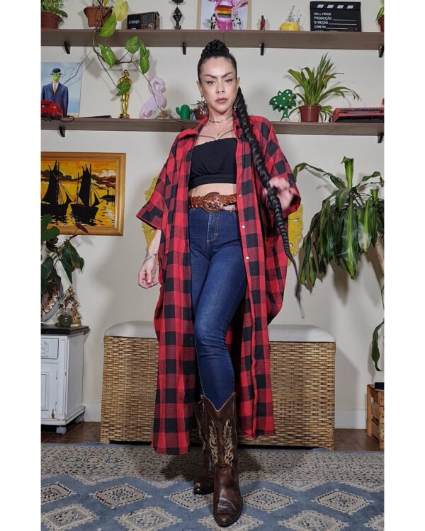 CAMISÃO CRIS LONGO FLANELA XADREZ VERMELHO E PRETO - Imagem 3