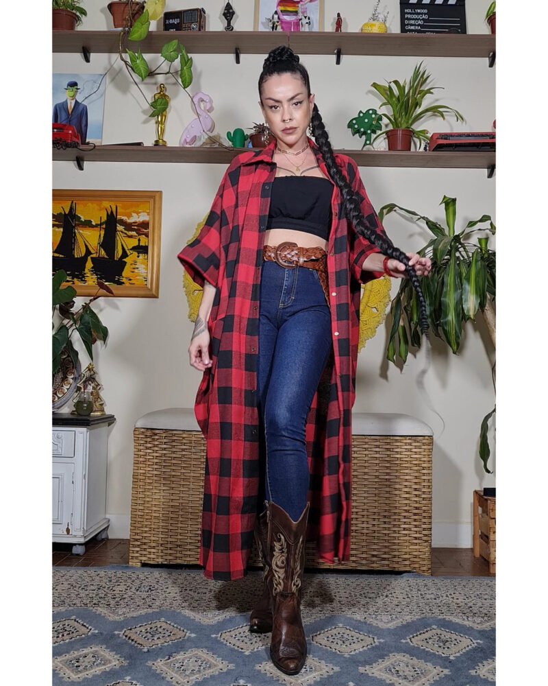CAMISÃO CRIS LONGO FLANELA XADREZ VERMELHO E PRETO - Imagem 4
