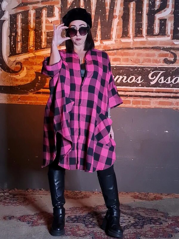 CAMISÃO CRIS CURTO FLANELA XADREZ PINK E PRETO