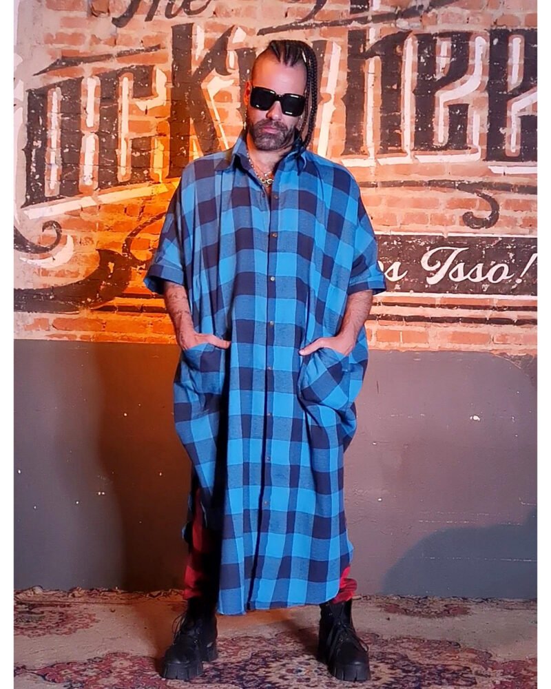 CAMISÃO CRIS LONGO FLANELA XADREZ AZUL E PRETO - Imagem 3