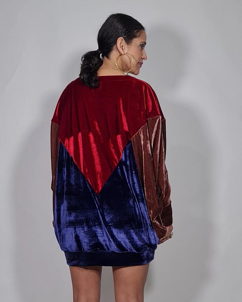 BLUSÃO FÊNIX RECORTES VELUDO VERMELHO, MARINHO E MARROM - Imagem 4
