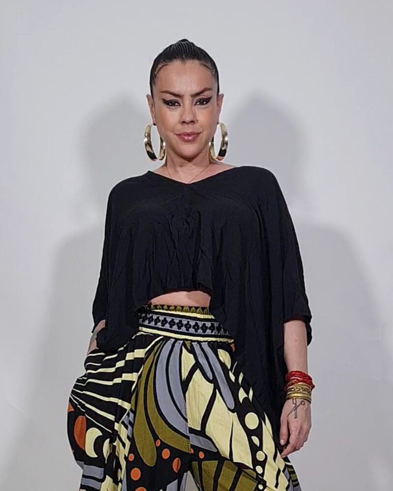 BLUSA BETH PRETA - Imagem 4