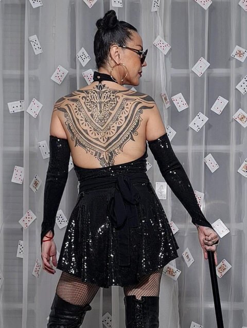 SAIA BUNDINHA PAETÊ PRETO