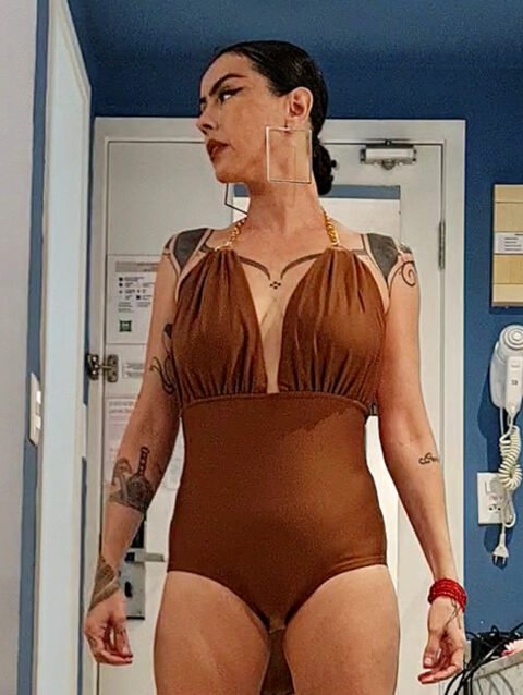 BODY GISELE MARROM