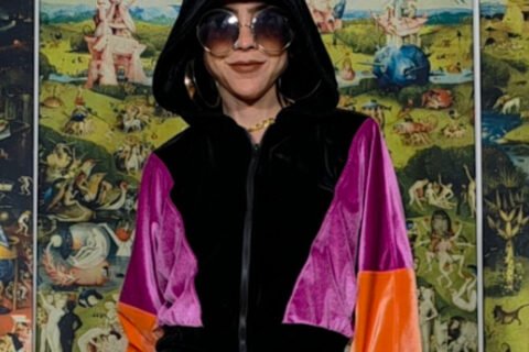 JAQUETA XUXA CROPPED VELUDO PRETO, PINK E LARANJA