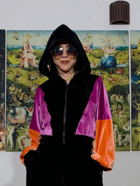 JAQUETA XUXA CROPPED VELUDO PRETO, PINK E LARANJA